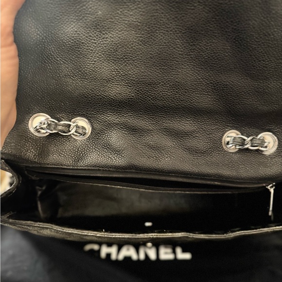 Chanel Black caviar quilted Jumbo single flap Shoulder Bag w Box & dust bag. - Picture 9 of 15